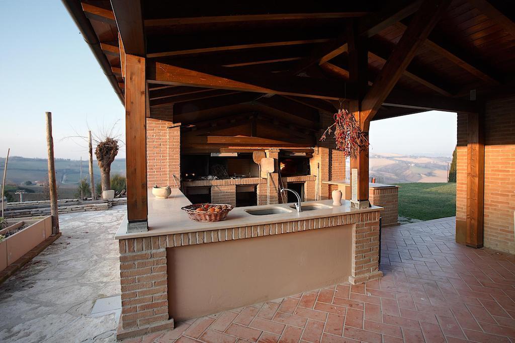 Отель Agriturismo Fattoria Marchetti Montalto delle Marche Экстерьер фото